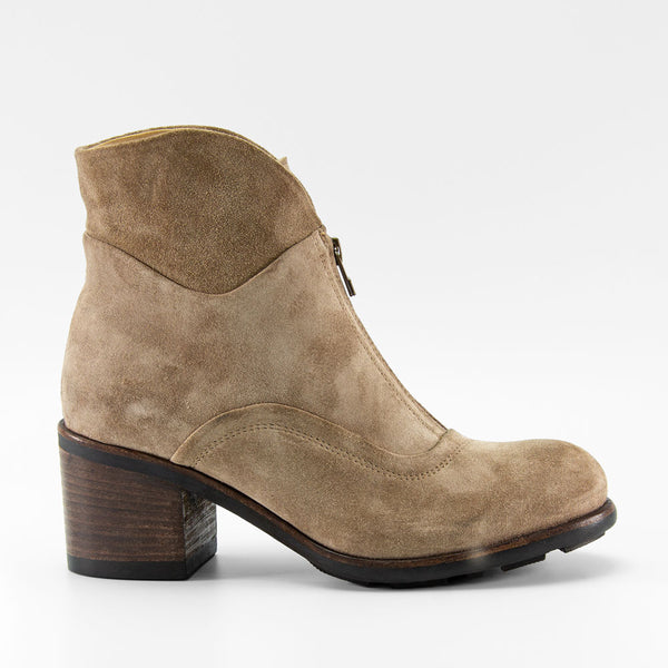 RILEY light sand suede boots