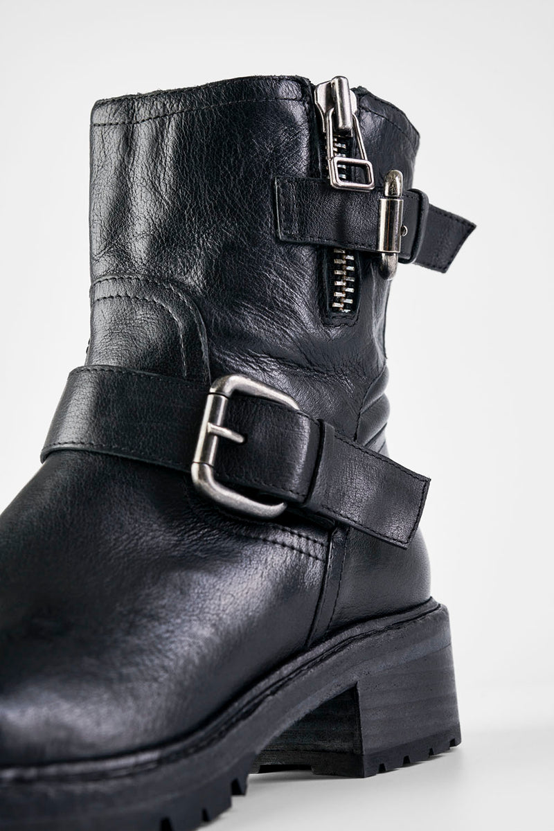 Black Leather-Look Chunky Block Heel Biker Boots | New Look