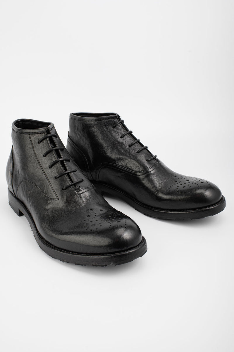 ASTON imperial-black chukka boots.
