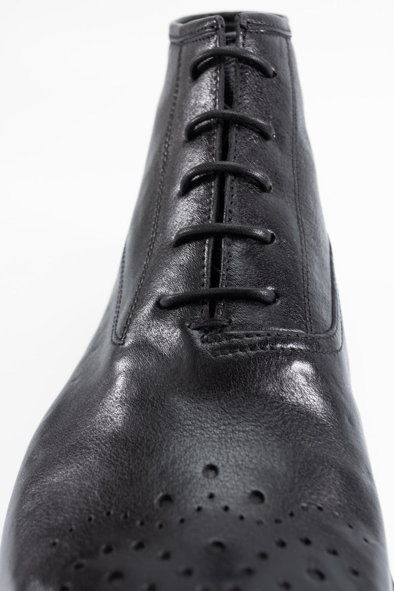 ASTON imperial-black chukka boots.