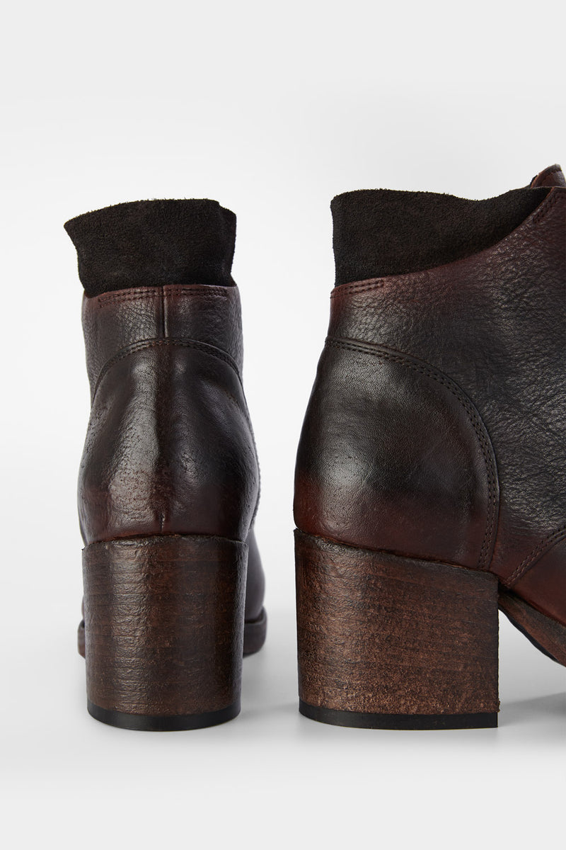 BERKELEY terra-brown ankle boots.