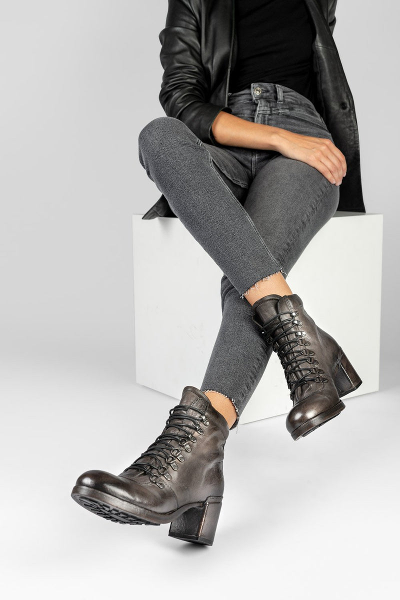 MADISON ice-grey lace up boots untamed street – UNTAMED STREET