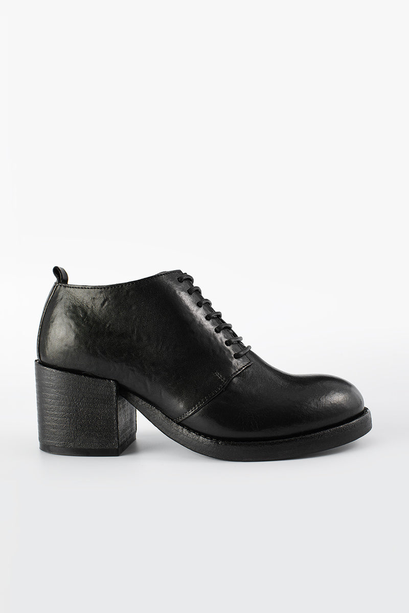 BERKELEY charcoal-black mid heel shoes.