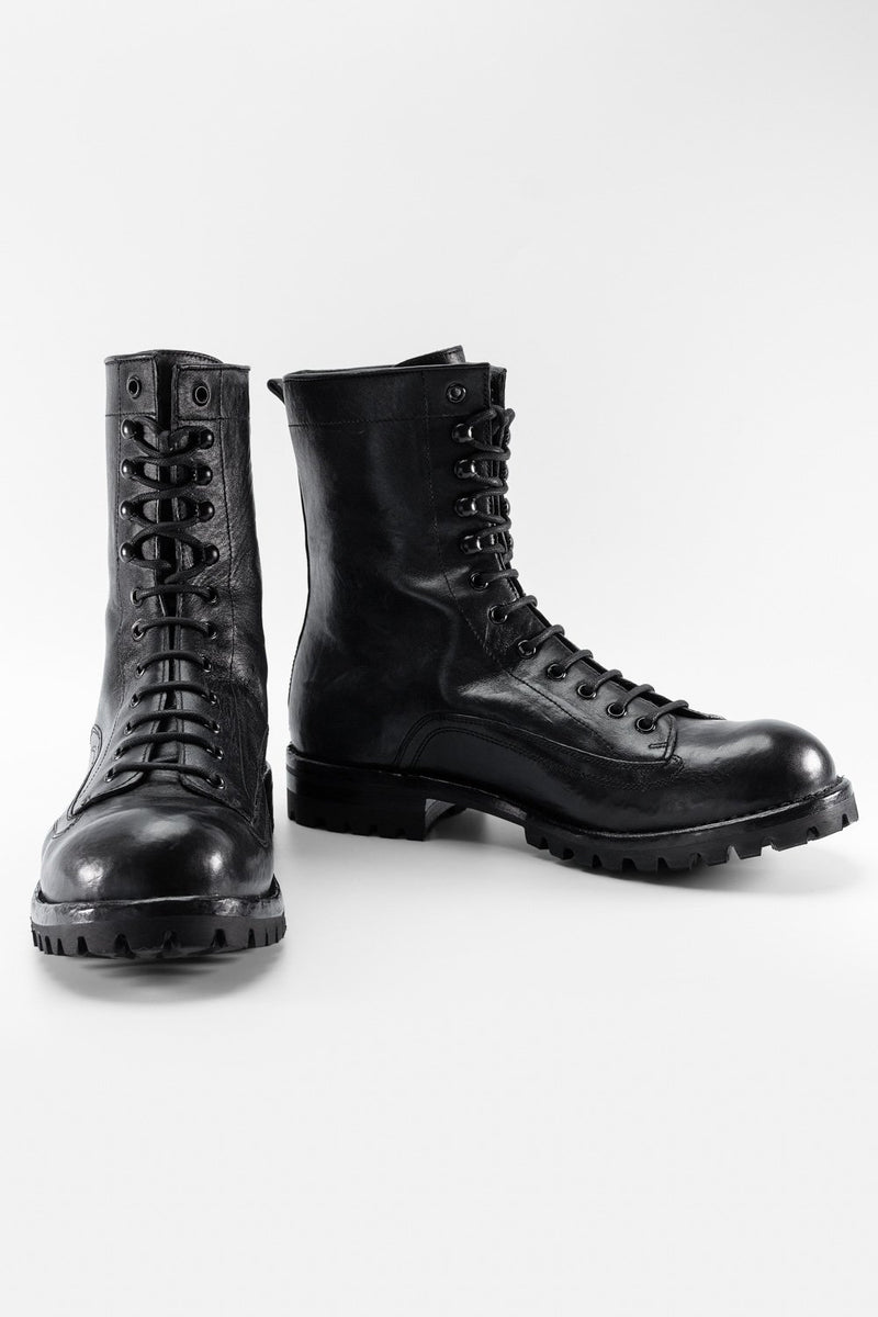 CAMDEN tar-black military boots.