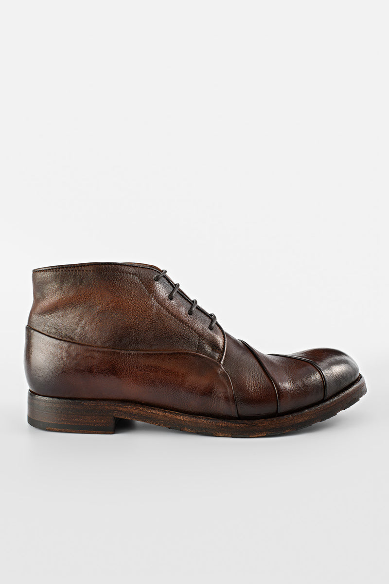 ASTON EDGE bare-brown chukka boots.