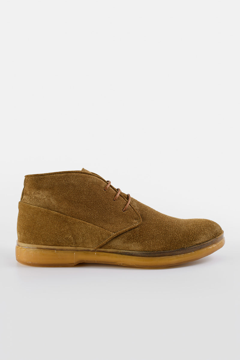 HAMPTON desert-brown suede chukka boots.