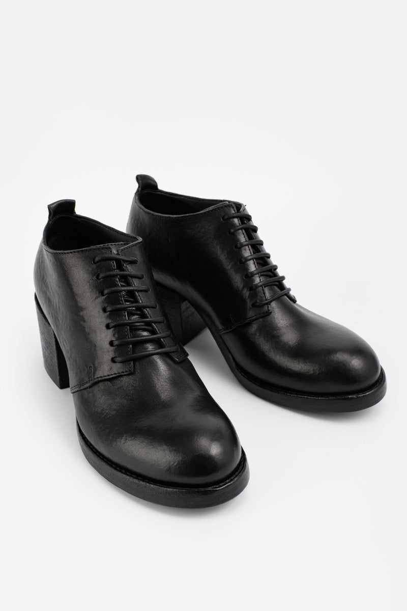 BERKELEY charcoal-black mid heel shoes.