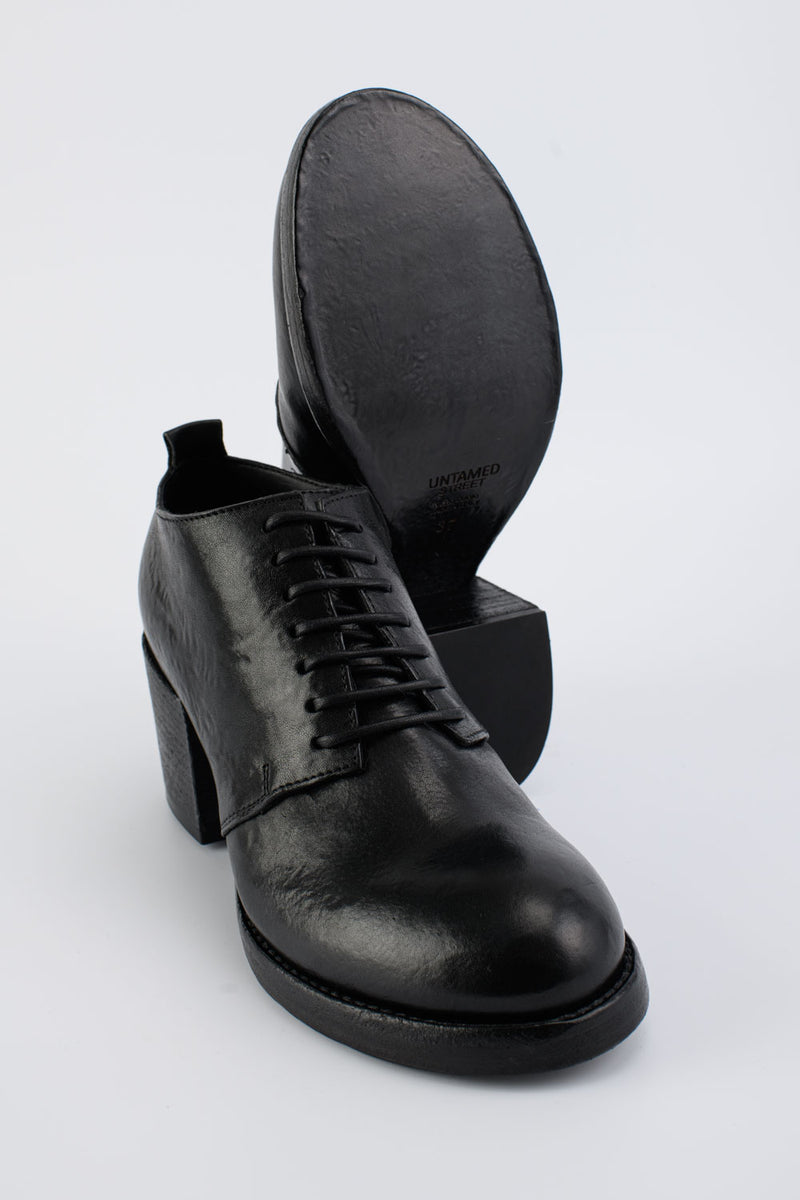 BERKELEY charcoal-black mid heel shoes.