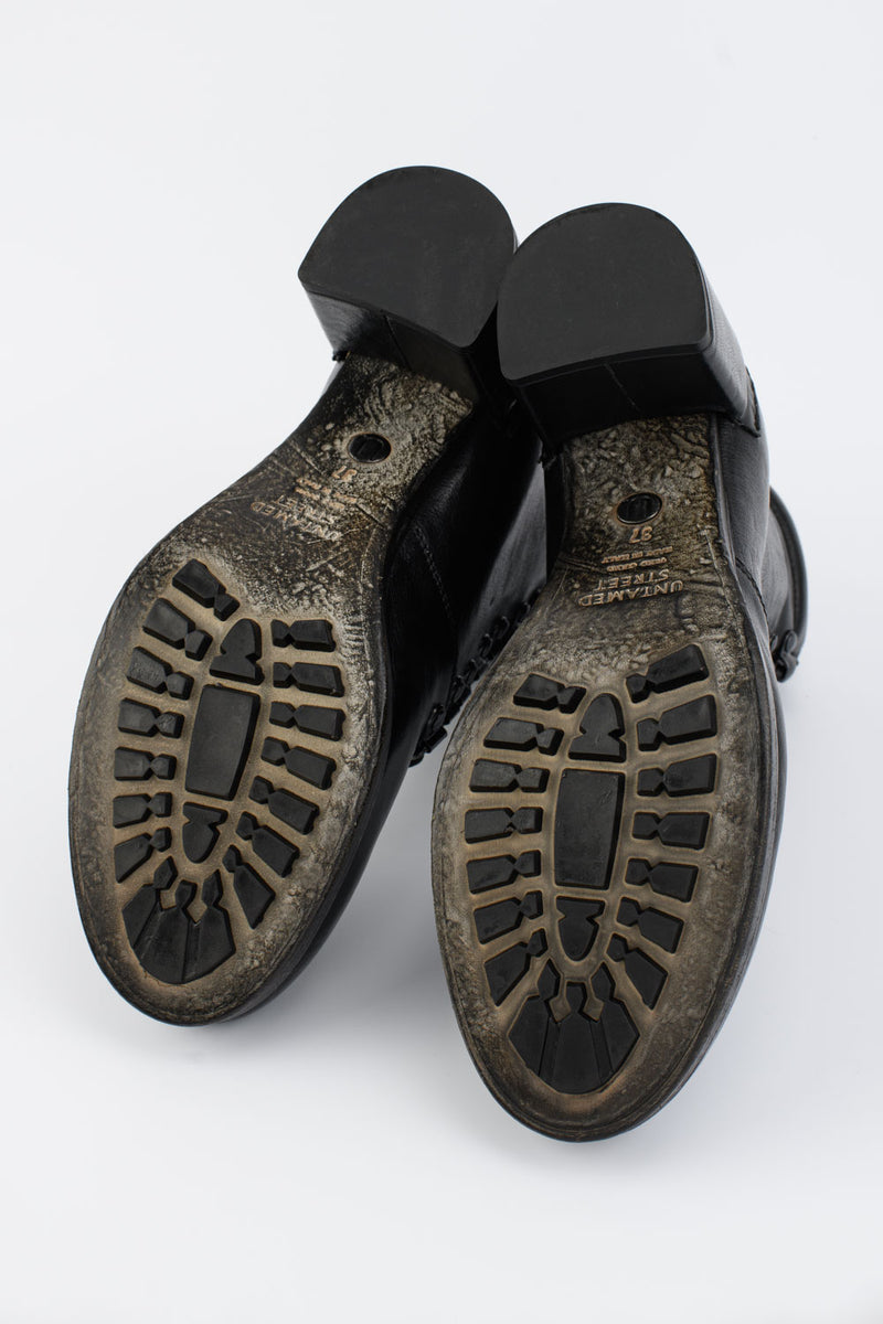 MADISON urban-black lace-up hiking shoes.