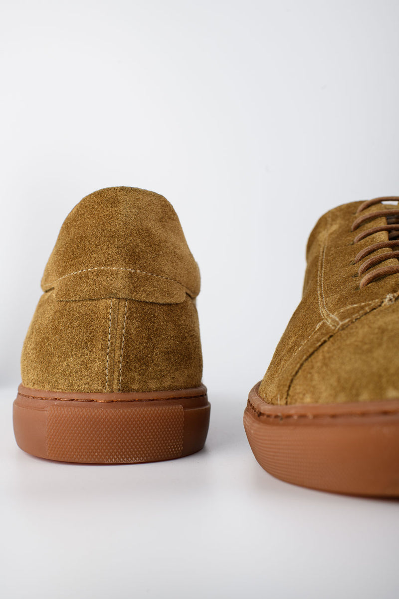 PUTNEY desert-brown suede sneakers.