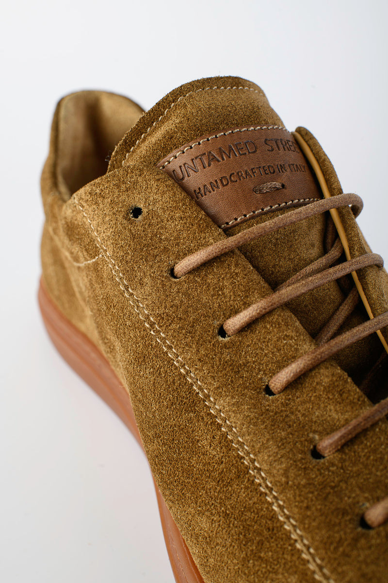 PUTNEY desert-brown suede sneakers.