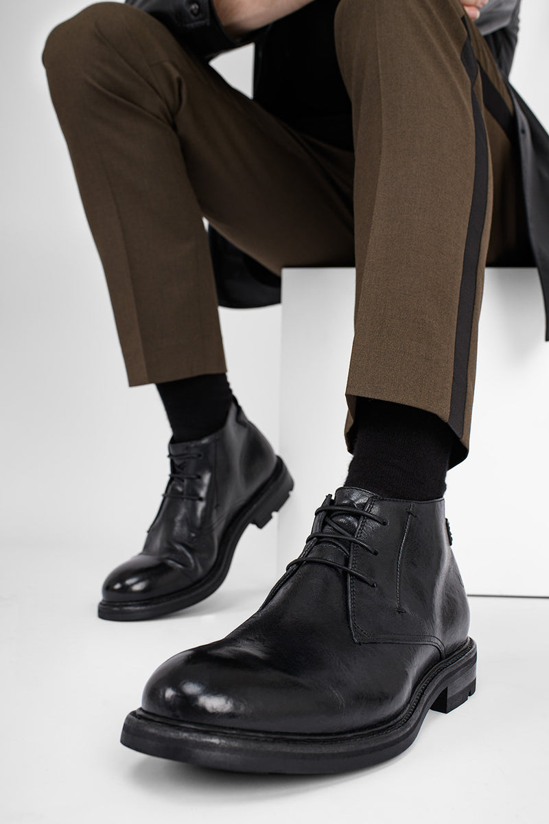 LENNOX urban-black chukka boots.