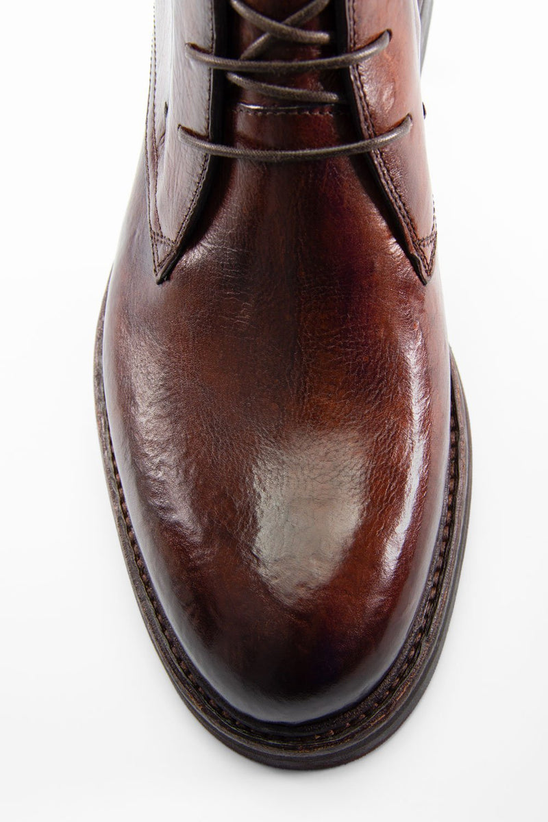 LENNOX rich-brown chukka boots.