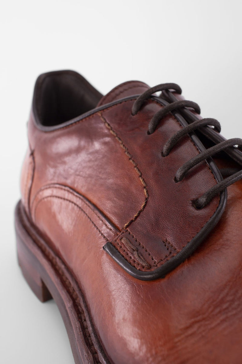 LENNOX light-brandy derby shoes.