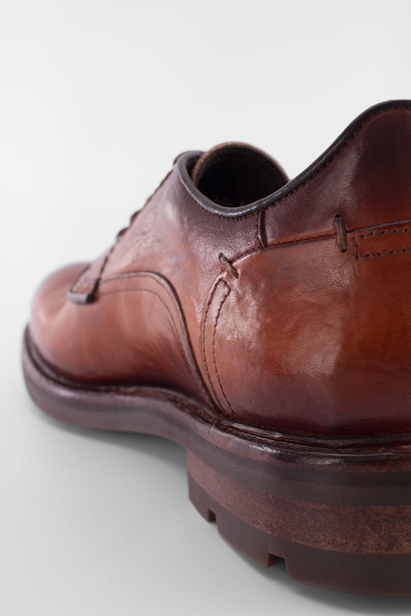 LENNOX light-brandy derby shoes.