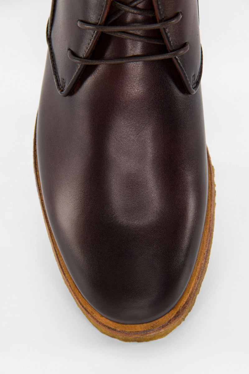 KINGSLEY chestnut patina chukka boots.