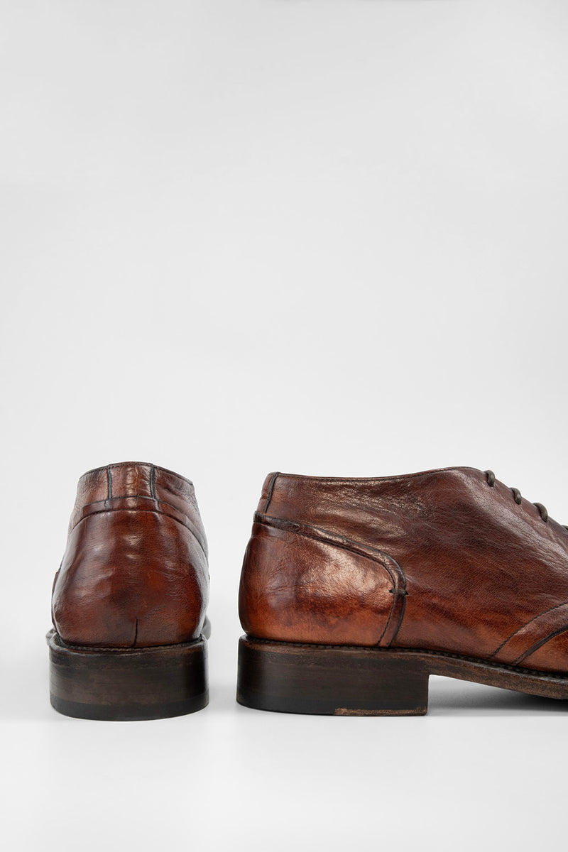 KNIGHTON rich-cognac low chukka boots.