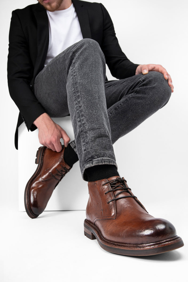 LENNOX rich-brown chukka boots.