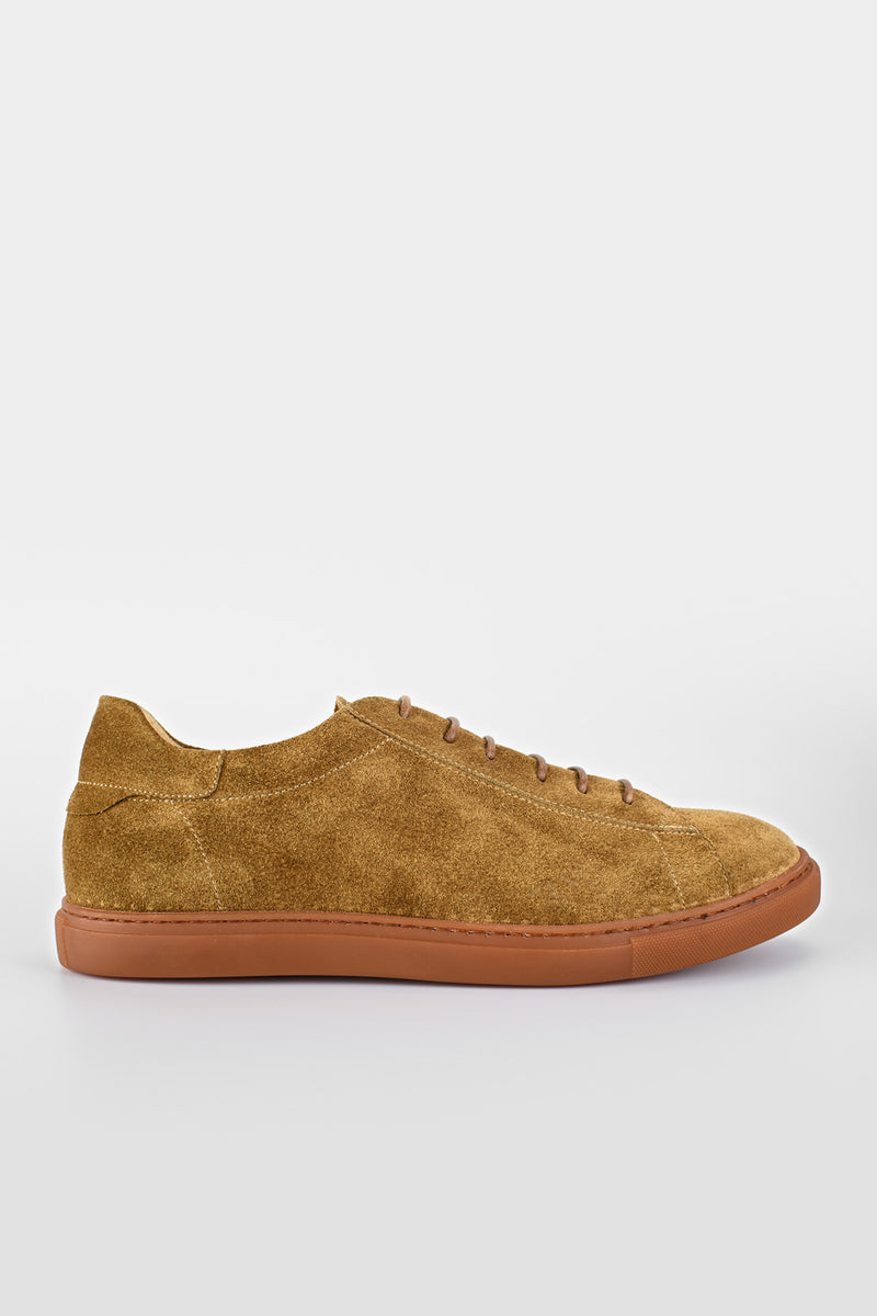 PUTNEY desert-brown suede sneakers.