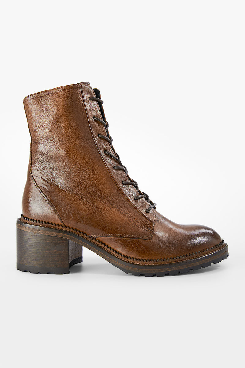 REGENT caramel-brown lace-up boots.