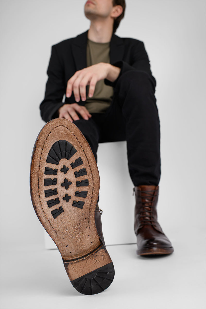 SLOANE timber-brown commando boots.