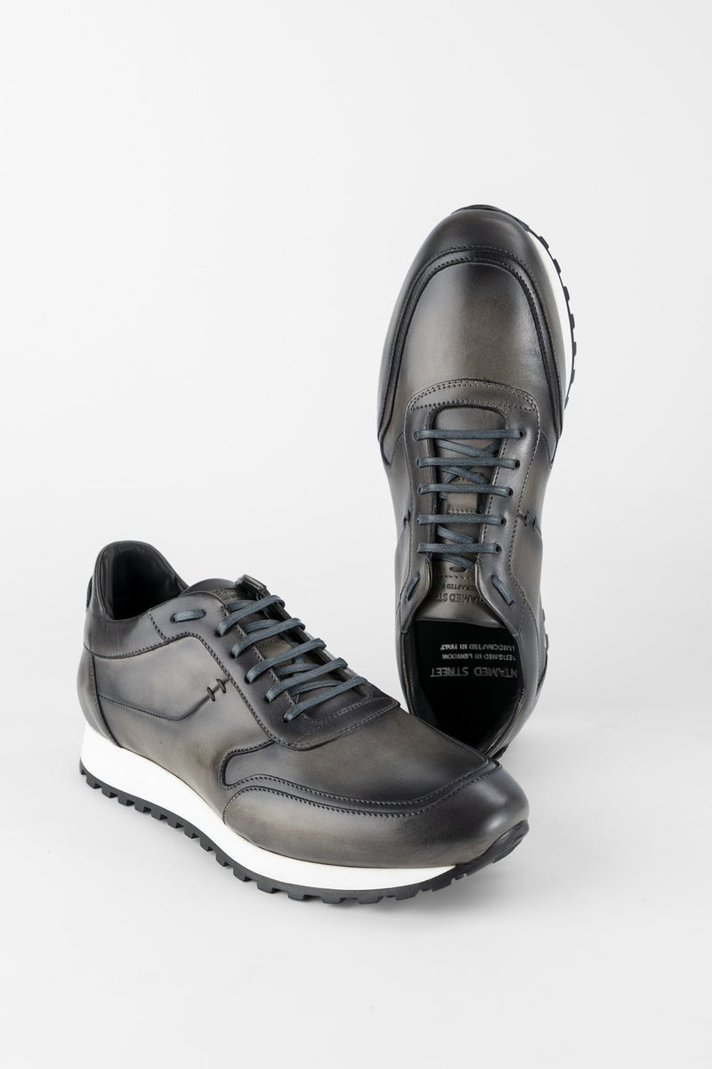 SOHO aluminium-grey patina runners.