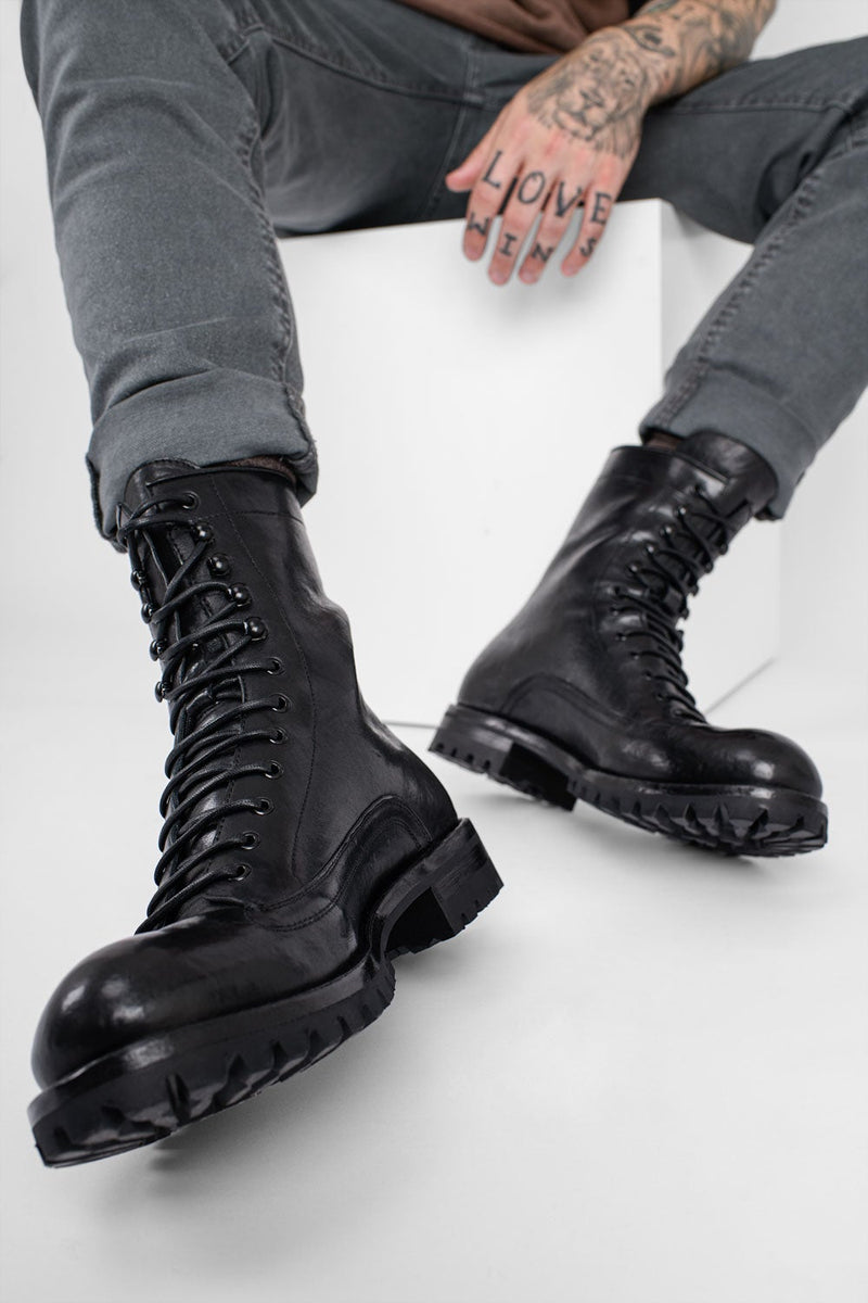 CAMDEN tar-black military boots.