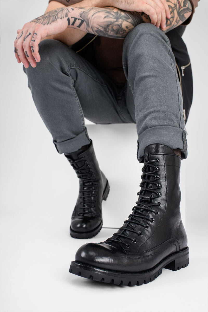 CAMDEN tar-black military boots.