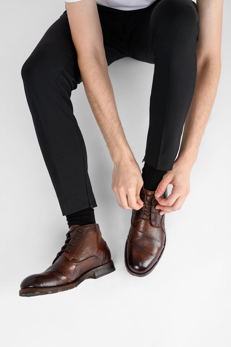 ASTON EDGE bare-brown chukka boots.