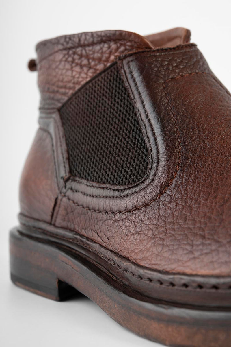 YORK cognac grained welted low chelsea boots.