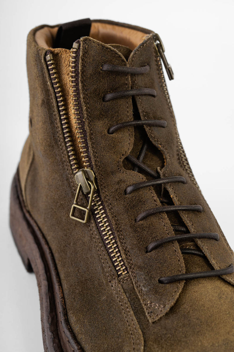 YORK tundra-brown suede welted chukka boots.