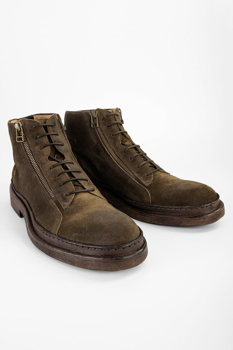 YORK tundra-brown suede welted chukka boots.